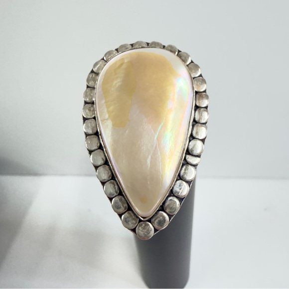 💕 Mother of pearl pear silver overlay 925 gemstone ring. Size 6 - Picture 5 of 9